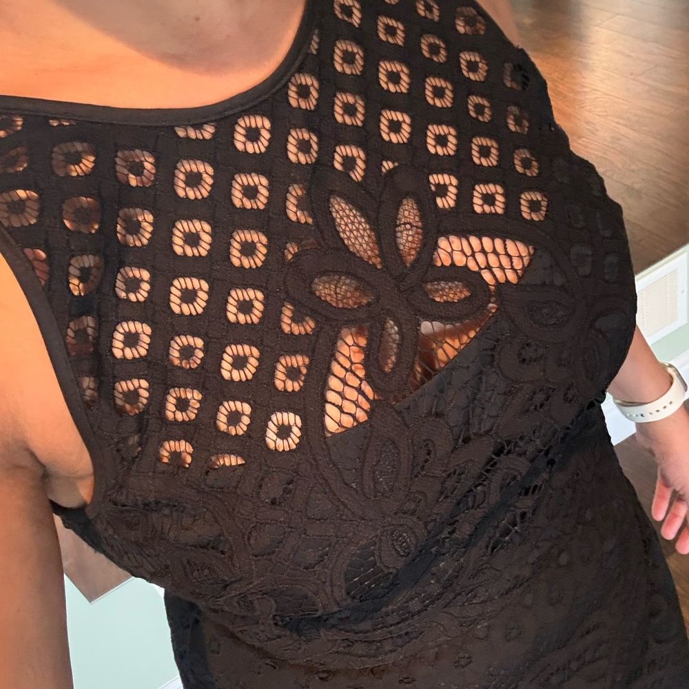 Vera Wang Black Sleeveless Crochet Lace Dress